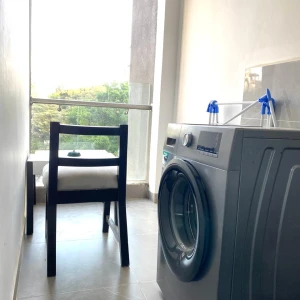 ELEGANT ONE BEDROOM IN LAVINGTON