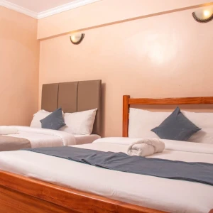 SHAWMUT SUITES
