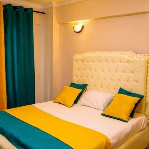 SHAWMUT SUITES