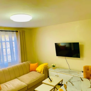 ONE BEDROOM APARTMENT BEHIND GREENSPOT