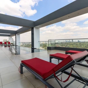 Prime Westlands 2BR: Rooftop Pool, Gym, Parking, 24/7 Security
