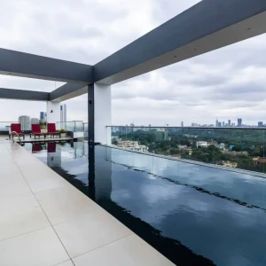 Prime Westlands 2BR: Rooftop Pool, Gym, Parking, 24/7 Security